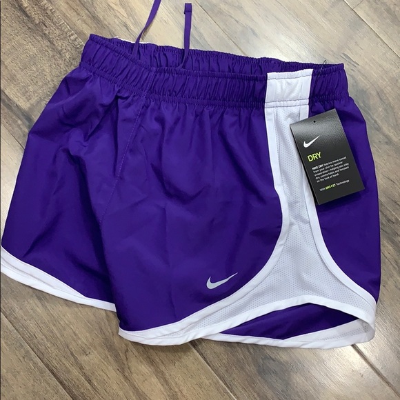 NIKE Women’s running shorts with Dri-Fit Technolog - Picture 2 of 15